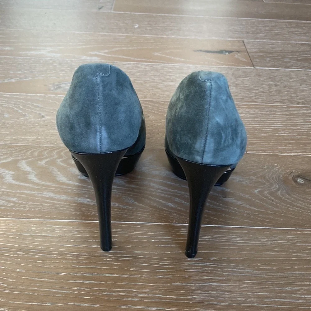 Vince Camuto Round Toe Suede Pump | 9M